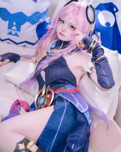 19 Gái xinh cosplay cô nàng váy tím xanh với dáng ngồi mềm mại và nét đẹp đáng yêu đầy sức hút