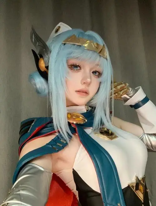 28 Cận cảnh nữ tướng tóc xanh ngọc trong bộ ảnh gái đẹp hóa thân tướng nữ với ánh nhìn trong veo