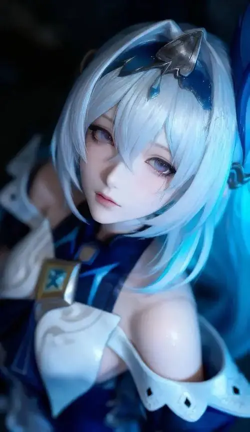 21 Cô gái tóc xanh lạnh chụp cận mặt khoe làn da sáng mịn cùng ánh mắt mê hoặc rất hợp phong cách fantasy