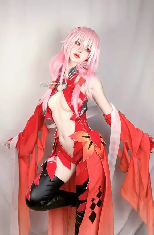 30 Cô nàng tóc hồng mặc đồ đỏ đen ôm dáng đem đến vẻ nóng bỏng cá tính như Butterfly trong bộ ảnh fantasy