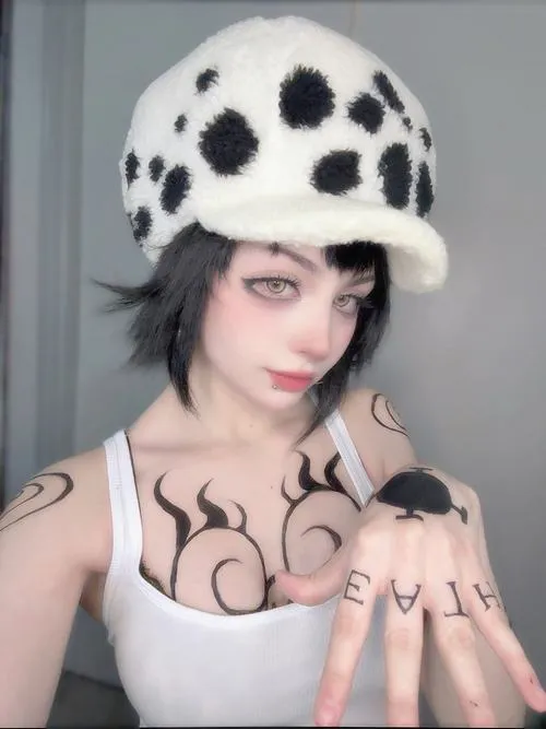 13 Hình ảnh nữ cosplay trên bãi biển dang tay giữa nắng gió mang đúng phong vị biển khơi đầy tự do