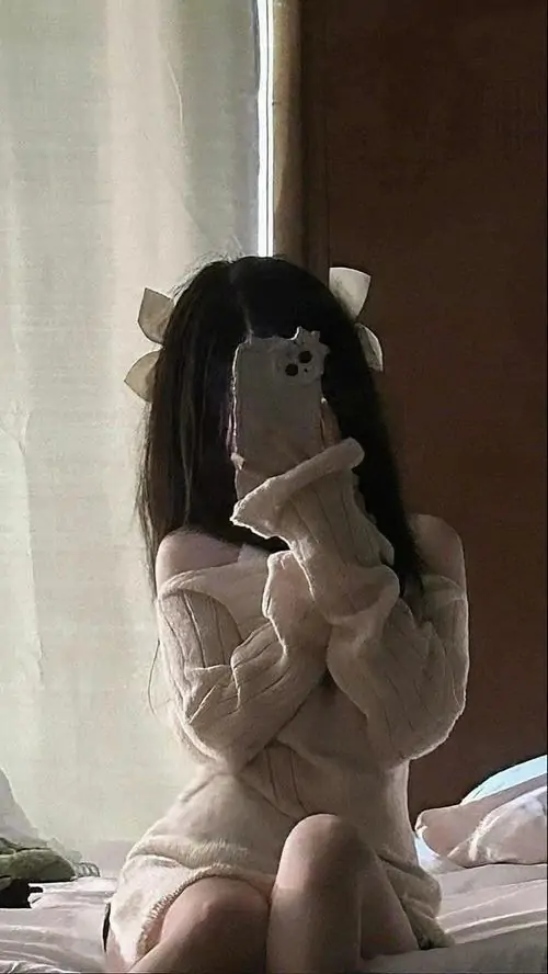 36 Ảnh gái cute che nửa mặt với outfit xinh và góc chụp làm tim rung rinh