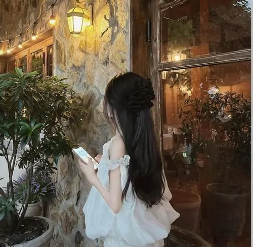 38 Ngắm ảnh gái xinh giấu mặt mới thấy sức hút đến từ thần thái và đôi mắt