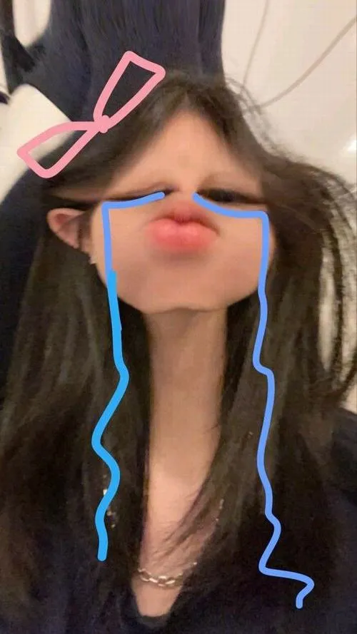 11 Ảnh gái xinh dùng filter chân dung nhấn mắt sáng, sống mũi cao và cằm V-line thanh thoát