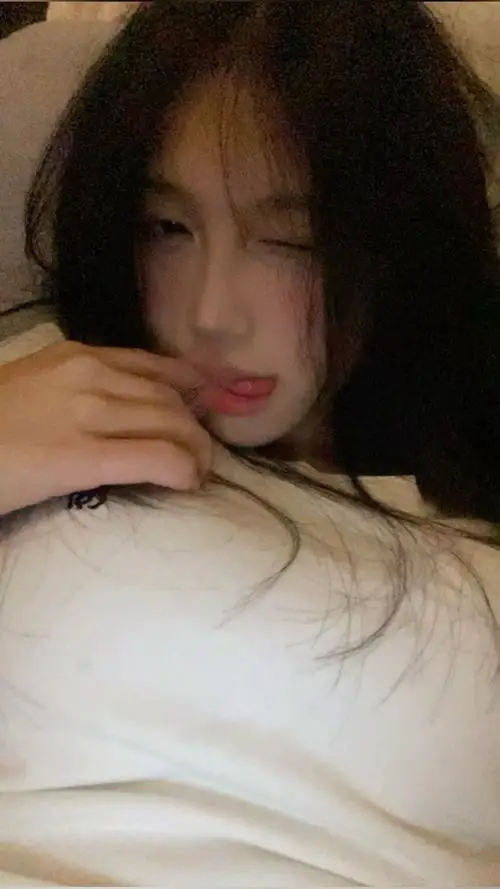 46 Ảnh nghệ thuật quyến rũ ghi điểm bằng đôi môi căng mọng và ánh nhìn đầy ma lực