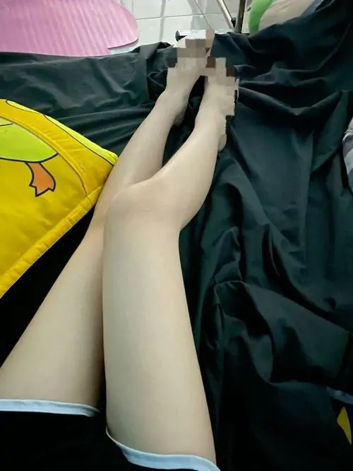 37 Loạt hình gái xinh khoe đùi thu hút ánh nhìn với outfit tôn dáng nổi bật