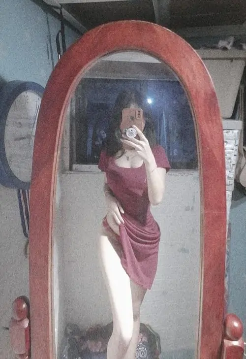 5 Ảnh gái xinh khoe đùi khiến người xem ấn tượng bởi nét quyến rũ đầy tự tin