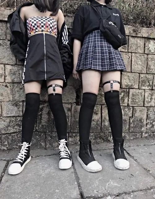 5 Ảnh gái xinh mặc quần tất lưới gây chú ý với vẻ đẹp cá tính đầy cuốn hút