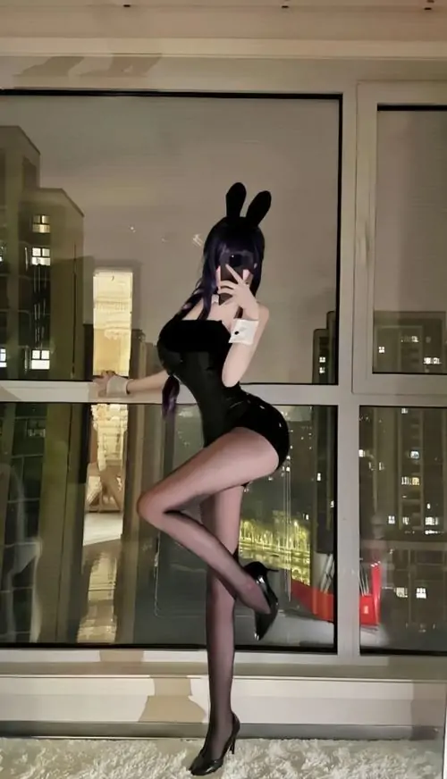 14 Bộ ảnh gái xinh mặc quần tất lưới nổi bật với đôi chân thon cực cháy