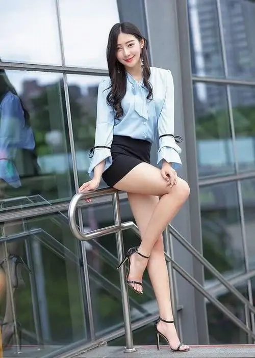 13 Loạt ảnh gái xinh mặc váy công sở nổi bật nhờ phong cách chuyên nghiệp đầy sang trọng