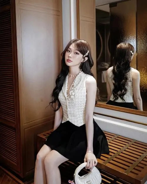 18 Loạt hình gái xinh mặc váy công sở thu hút với nét thanh lịch và tự tin chuyên nghiệp