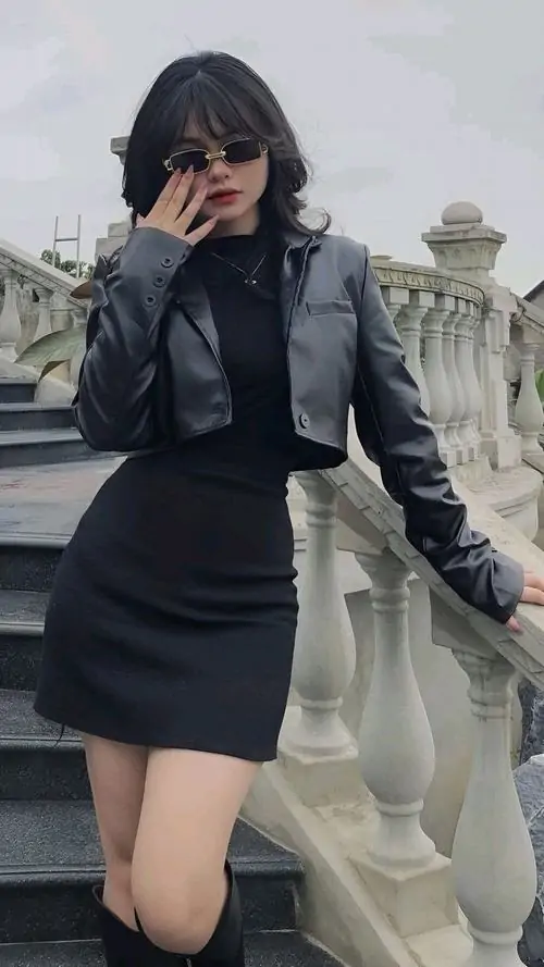 34 Ảnh gái xinh mặc váy ngắn đen được tìm kiếm nhiều nhờ phong cách quyến rũ hiện đại