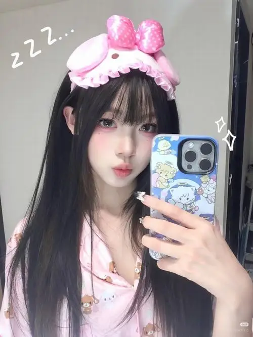 30 Ảnh gái xinh chụp gương với nơ hồng trên tóc đen dài gợi chất Asakusa pha nét đáng yêu hiện đại