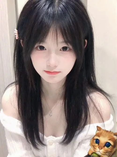 27 Mỹ nhân tóc đen thẳng mái mưa trong khung hình cận mặt gợi vẻ thuần khiết và thần thái dịu dàng