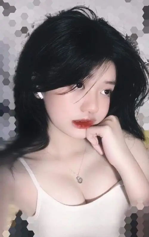 34 Một set ảnh nghệ thuật quyến rũ dùng ánh sáng tối mờ để giữ ranh giới đẹp giữa táo bạo và thanh đầy khéo léo