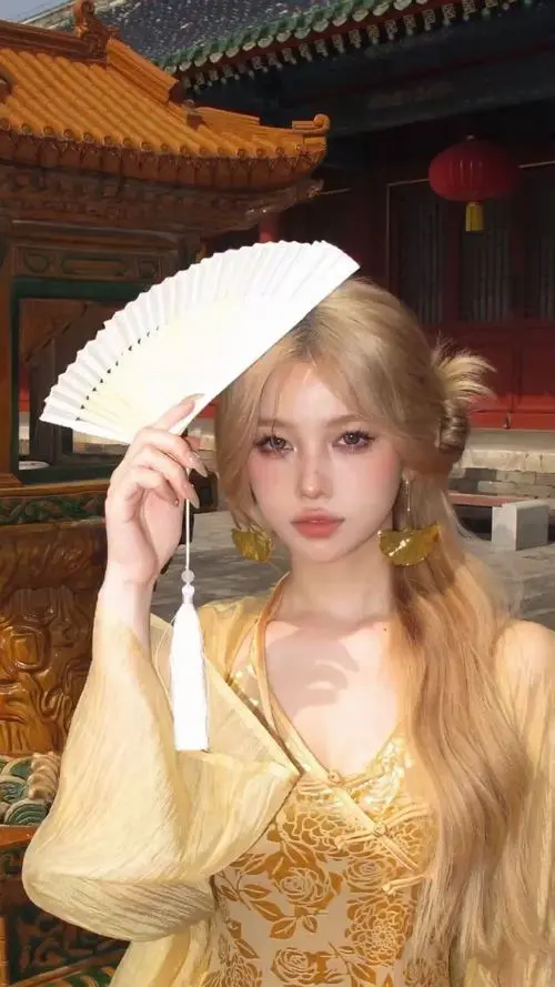 10 Gái xinh tóc nhuộm vàng trong trẻo mà vẫn nổi bật giữa mọi phong cách chụp hình