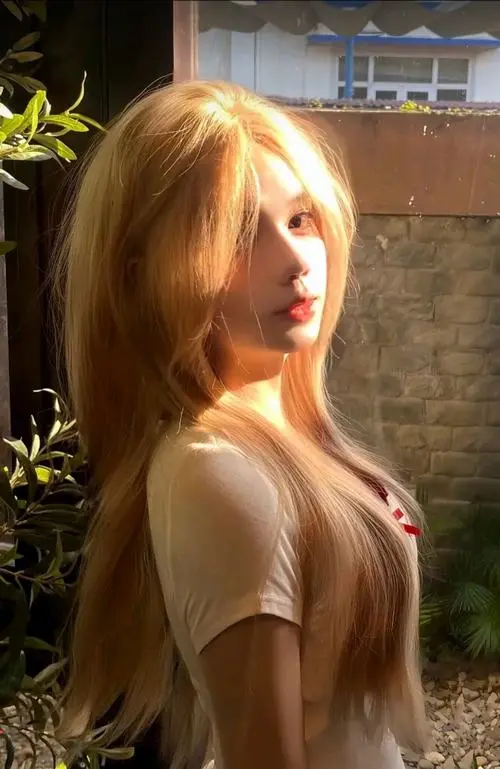 12 Ảnh gái đẹp tóc vàng phong cách Hàn Quốc vừa dễ thương vừa toát lên vẻ thời thượng