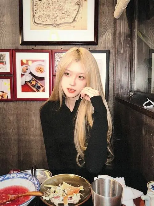 5 Bộ ảnh gái xinh tóc vàng phong cách hiện đại khiến visual bừng sáng và khí chất trở nên cực kỳ nổi bật