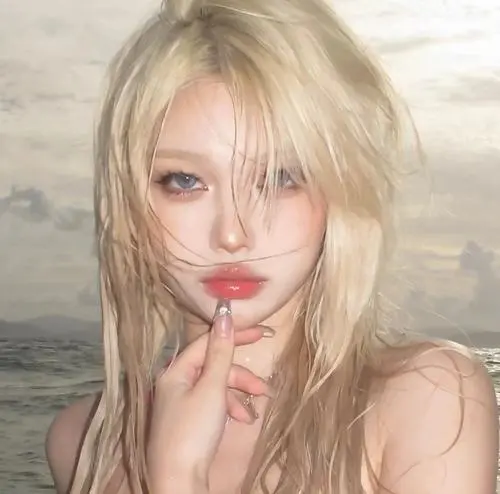 70 Ảnh Gái Xinh Tóc Vàng đẹp thần thái sang chảnh với đôi mắt và làn da trắng sáng