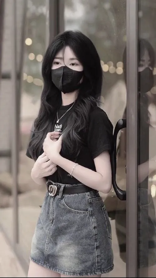 33 Ảnh gái xinh Việt Nam che mặt bằng điện thoại, thần thái bí ẩn và thời thượng