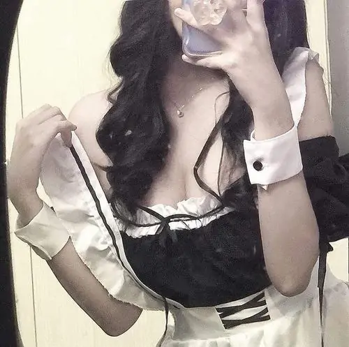 44 Nghệ thuật tạo dáng đỉnh cao giúp tôn vinh đường cong trong bộ trang phục hầu gái cách tân