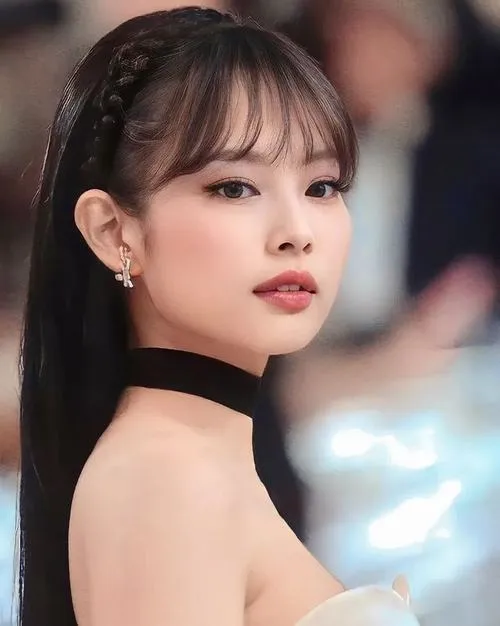 87 Ảnh Jennie Blackpink đẹp hiếm nhất với cặp má bánh bao đáng yêu và makeup tinh tế