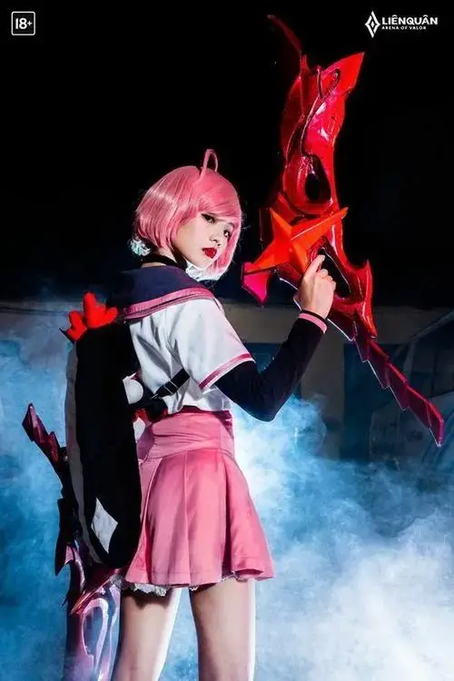 44 Ảnh nữ streamer cosplay Liên Quân với tạo hình tướng game đẹp và thần thái cuốn hút