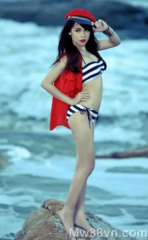 10 Ảnh Sam đồ bơi cạp cao: vừa tôn dáng vừa giữ nét sang, không cần phô