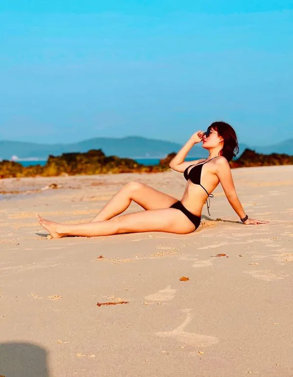 29 Ảnh Thanh Hương diện bikini phong cách sporty, hợp vibe tự do và hiện đại