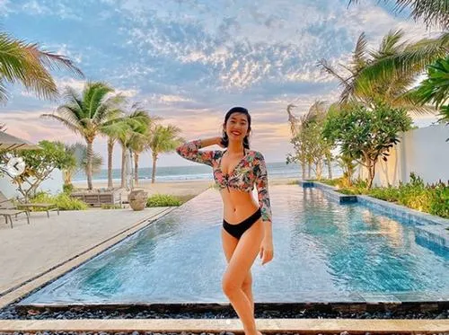 57 Ảnh Thúy Ngân Bikini Sexy với nụ cười rạng rỡ và vóc dáng ấn tượng hấp dẫn