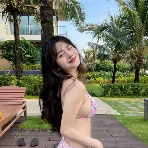 Ảnh bikini của Tiểu Ngáo phản ánh phong cách hiện đại và sức hút mạng xã hội