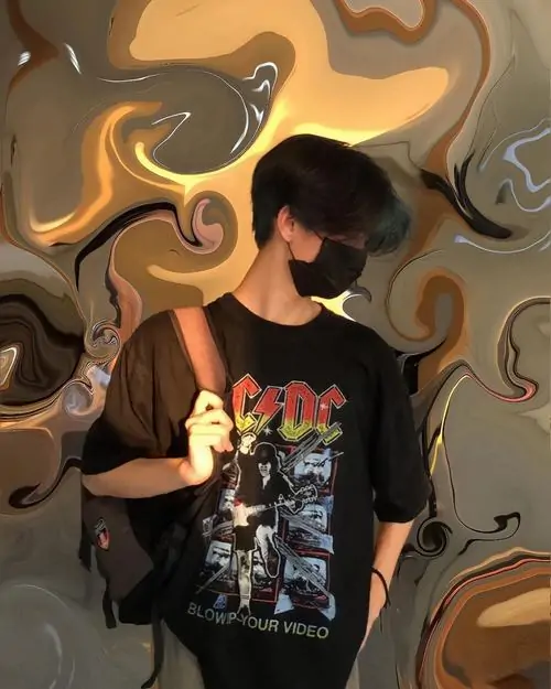 32 Hình trai xinh học sinh chụp nghiêng ở cự ly gần khi bạn nam đeo khẩu trang, tóc dày phủ nhẹ và ánh sáng ngoài trời giúp gương mặt gọn hơn, kiểu ảnh này thường xuất hiện dày trên Facebook nhờ vẻ bí ẩn