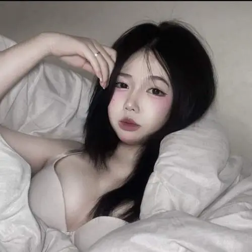 7 Quyến rũ kiều nữ diện đồ tắm bó sát phô diễn số đo ba vòng hoàn hảo vòng một đầy đặn mời gọi