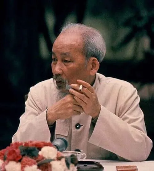 72 Hình Ảnh Bác Hồ cười hiền lành kiểu chân dung trang nghiêm và đời thường giản dị