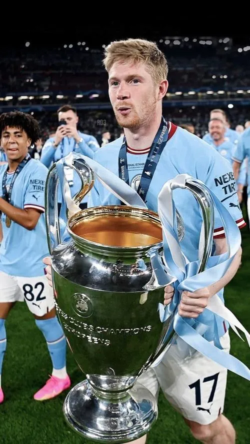 18 Tải ảnh hình ảnh Kevin De Bruyne dễ thương với nụ cười nhẹ nhàng nhưng vẫn giữ nét điềm tĩnh rất riêng