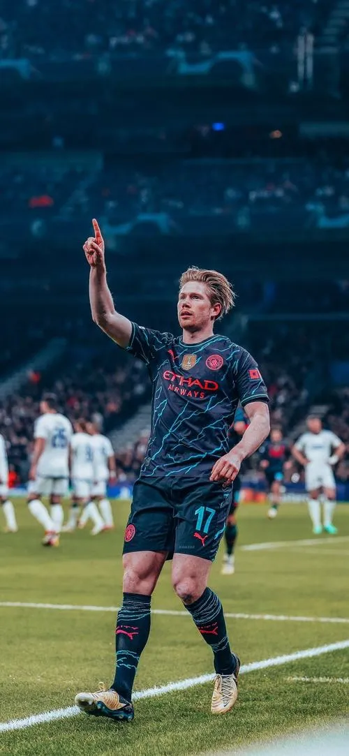 26 Hình nền điện thoại về ảnh Kevin De Bruyne ghi lại khoảnh khắc ăn mừng nhẹ nhàng nhưng vẫn toát ra thần thái nhạc trưởng tuyến giữa
