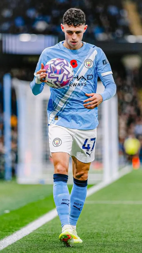 30 Ảnh Foden chất đẹp full HD ghi lại kiểu tóc fade cá tính, cảm giác nổi bật và đầy tự tin trong pha xử lý bóng