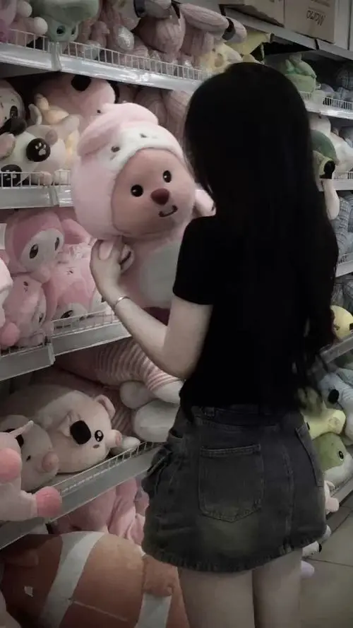 48 Cô gái giấu mặt bằng điện thoại khi chụp gương mang vẻ kín đáo hiện đại và rất hợp đăng TikTok