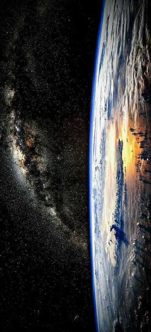 9 Ảnh nền HD đường cong Trái Đất giữa không gian đen khoe độ nét cao và chất lượng hiển thị rất đã mắt