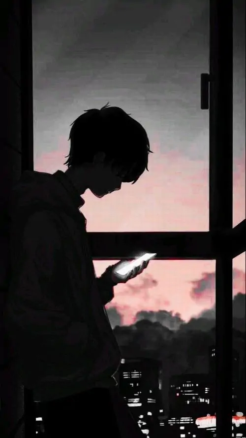 32 Bóng nghiêng của một cậu trai đứng bên cửa sổ lúc chiều muộn, ngoài kia hồng tím mờ xa còn trong phòng tối sẫm, ảnh truyện tranh Nhật này rất yên và buồn