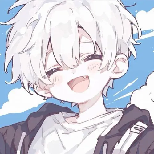 30 Cậu trai tóc trắng cười tít mắt trên nền trời xanh có mây, dây túi chéo vai và mái tóc bay nhẹ khiến khung ảnh sáng bừng như ảnh nền điện thoại bản 4K