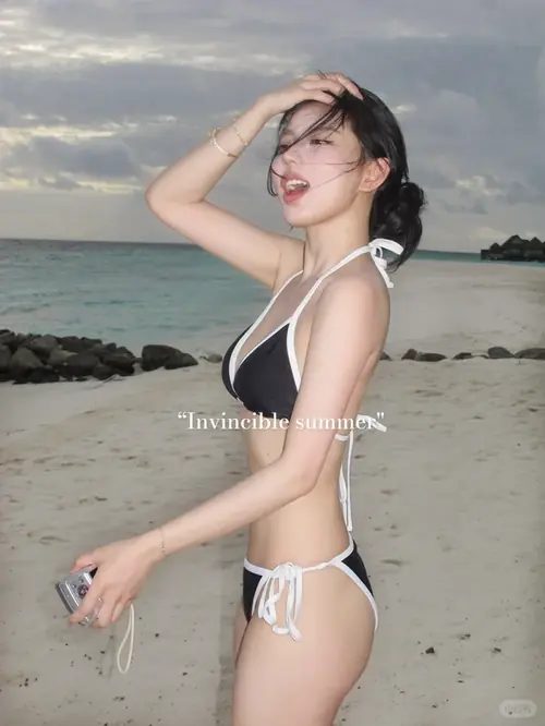 89 Ảnh Gái Xinh Trung Quốc Mặc Bikini nổi bật trong không gian nghỉ dưỡng