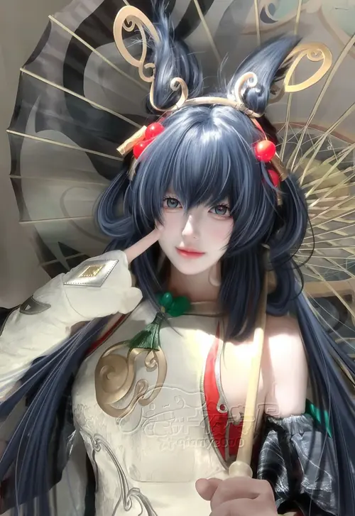 9 Phụ kiện cài đầu cầu kỳ giúp người đẹp cosplay áo trắng nổi bật dưới ánh sáng
