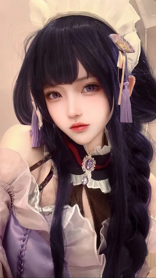 15 Ánh nhìn sát máy của mỹ nhân cosplay tóc đen làm bộ váy tím thêm cuốn